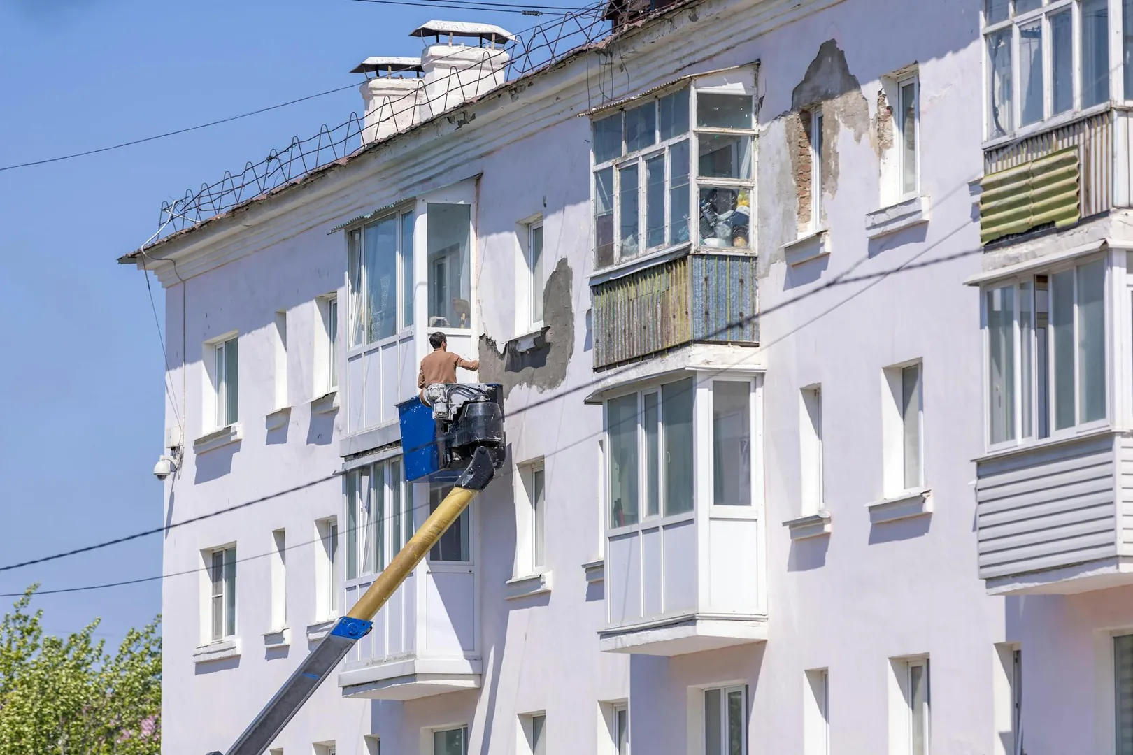 Ravalement de facade : choisir les bons materiaux sains et durables